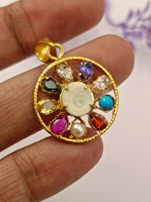 Navgrah Locket With Gomti Chakra